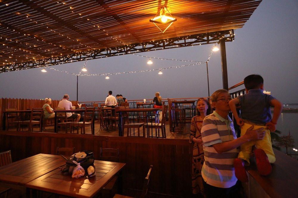 The Quay Boutique Hotel Phnom Penh Exterior foto